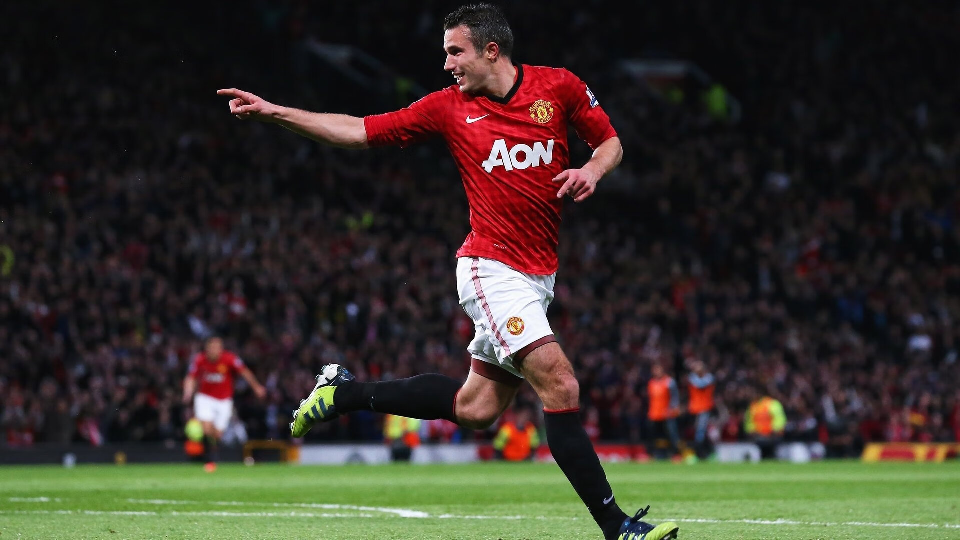 爱游戏中国官方网站平台-巴黎圣日耳曼晋级欧冠四强，姆巴佩双响定胜局，巴黎圣日耳曼欧冠集锦